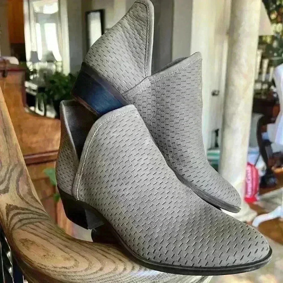 Lucky Brand Cutout Bootie slip on style 8.5. Excellent condition. Tan. - Picture 10 of 11